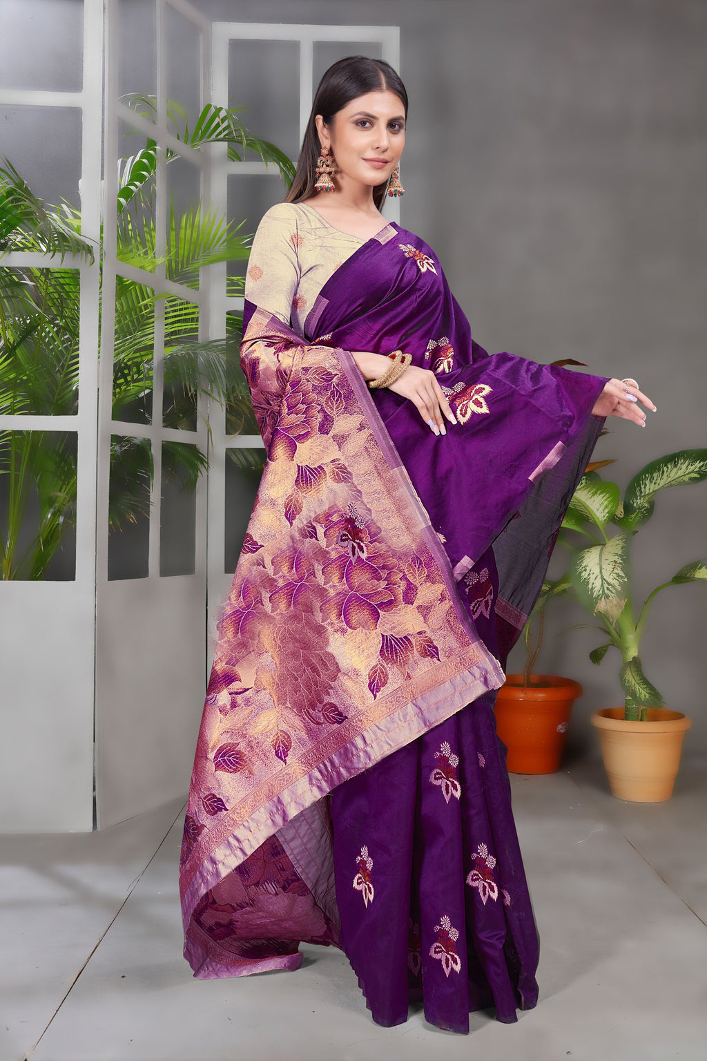 Purple Floral Pallu Art Silk Saree