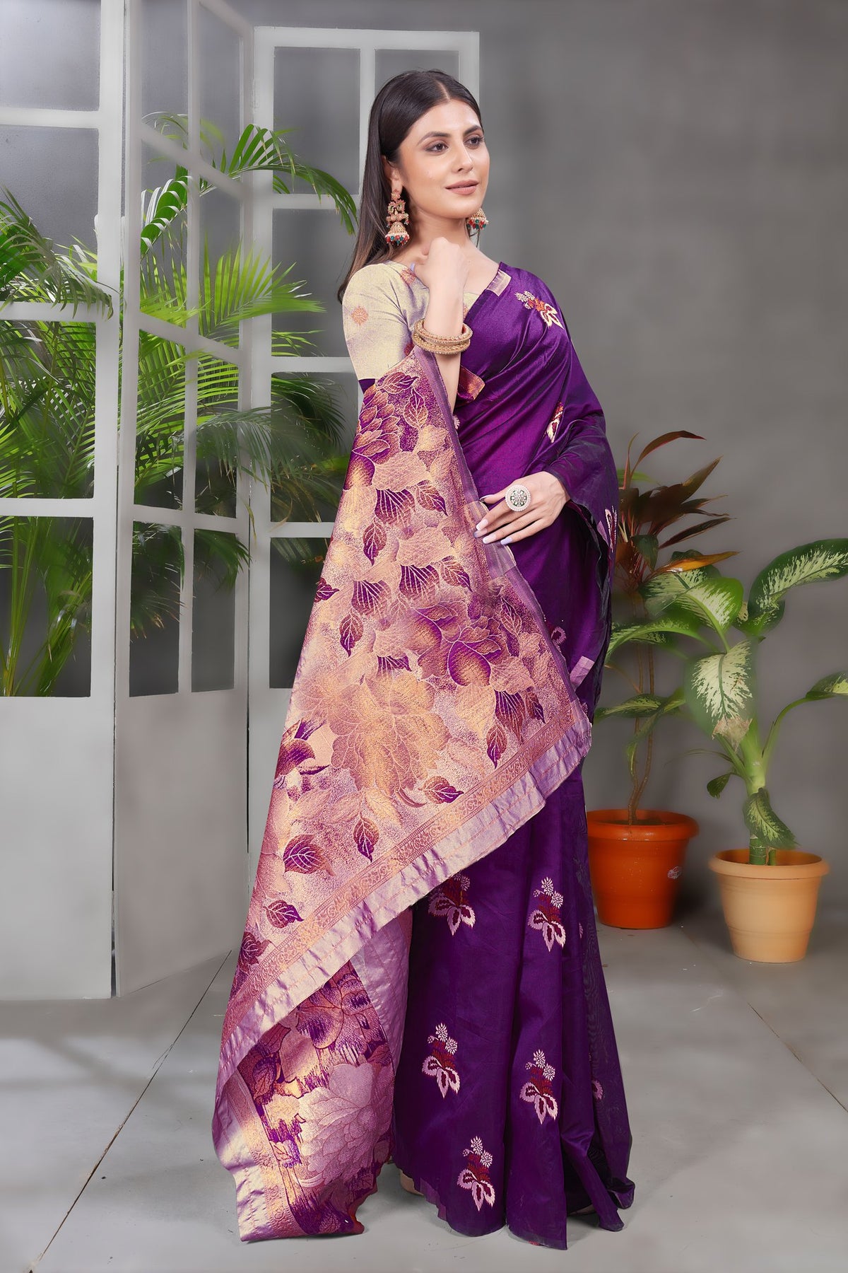 Purple Floral Pallu Art Silk Saree