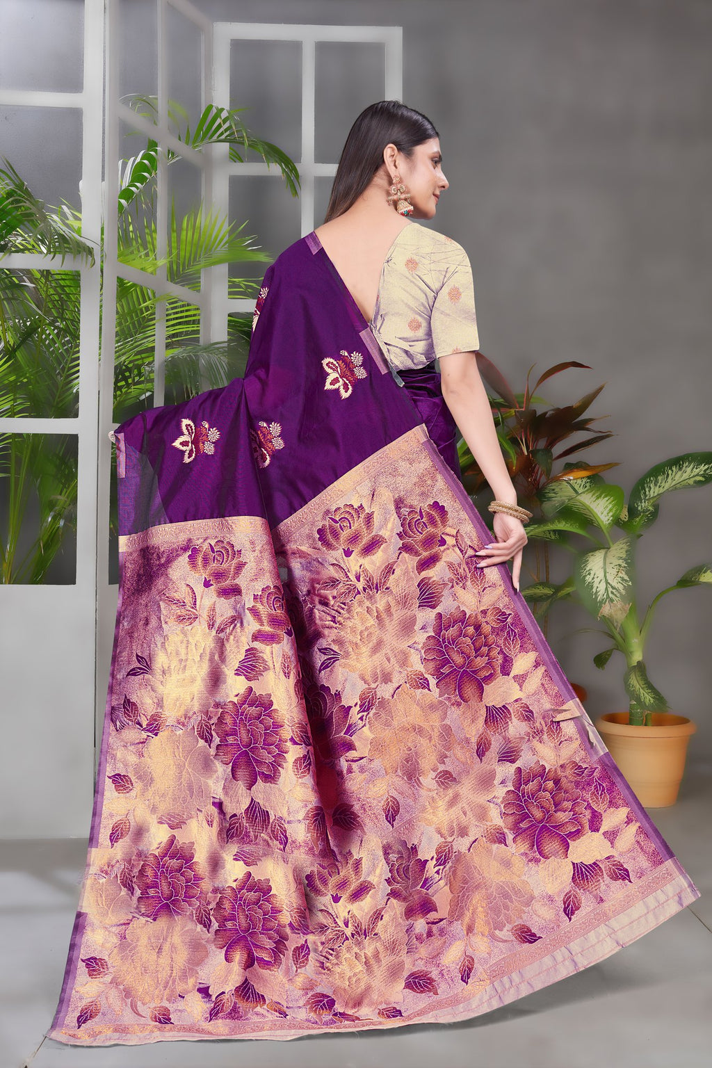 Purple Floral Pallu Art Silk Saree